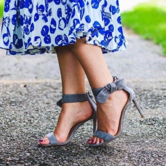 Banana Republic Shoes - Banana Republic Jasmine Heels with Bow Ankle Strap